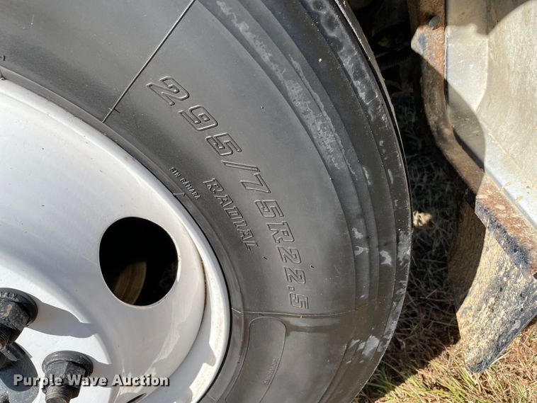 image for item MR9463 2004 Ford F650  forestry bucket truck