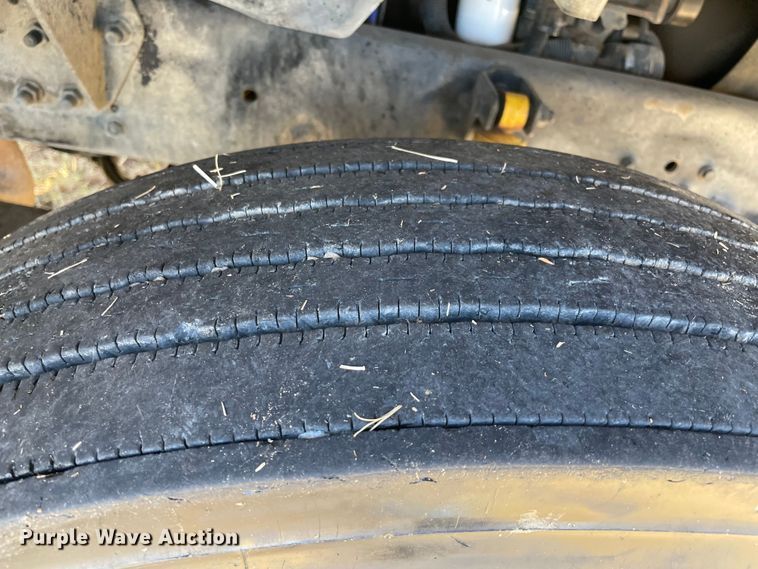 image for item MR9463 2004 Ford F650  forestry bucket truck