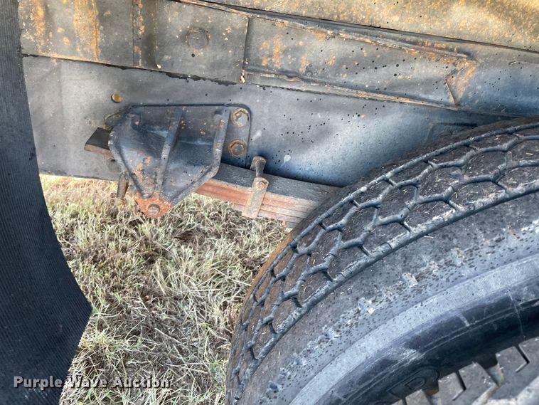 image for item MR9463 2004 Ford F650  forestry bucket truck