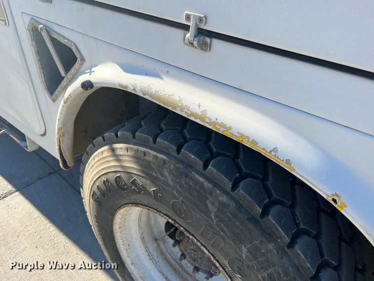 image for item MR9977 2003 Freightliner Business Class M2  bucket truck