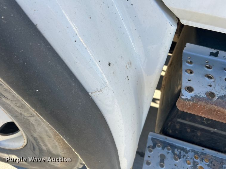 image for item MR9977 2003 Freightliner Business Class M2  bucket truck