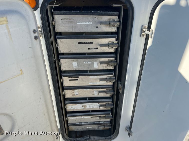 image for item MR9977 2003 Freightliner Business Class M2  bucket truck