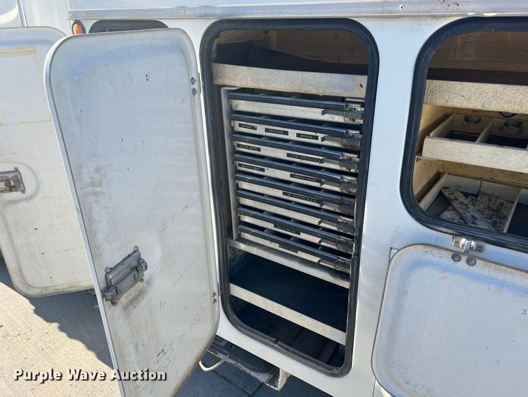 image for item MR9977 2003 Freightliner Business Class M2  bucket truck