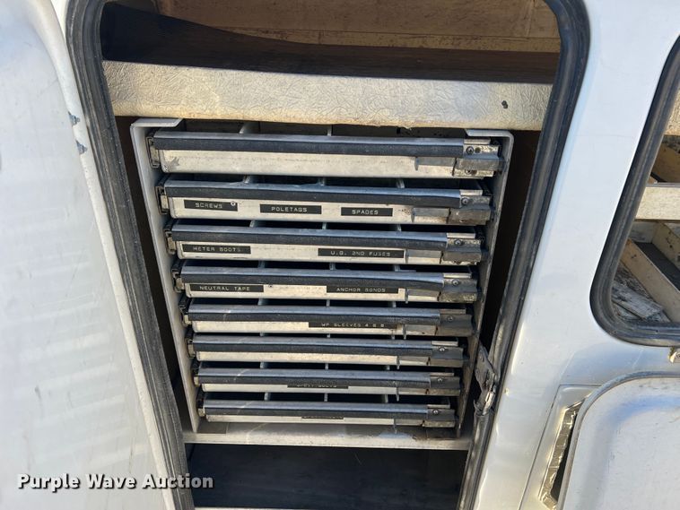 image for item MR9977 2003 Freightliner Business Class M2  bucket truck