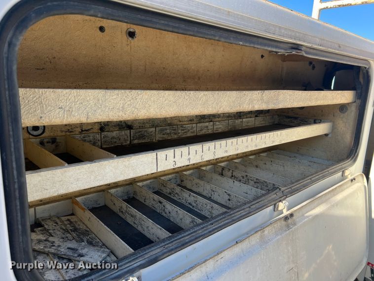 image for item MR9977 2003 Freightliner Business Class M2  bucket truck