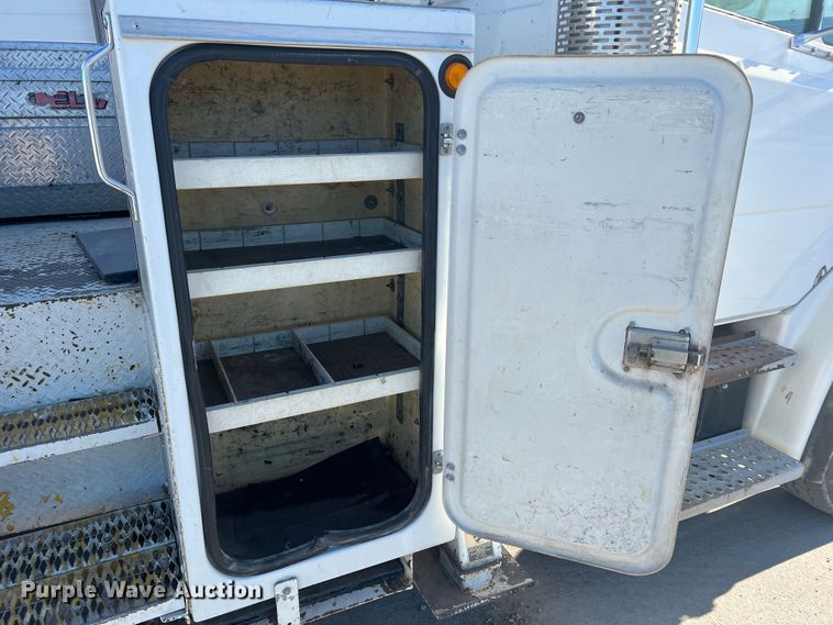 image for item MR9977 2003 Freightliner Business Class M2  bucket truck