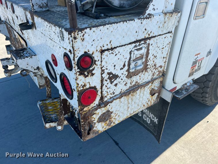 image for item MR9977 2003 Freightliner Business Class M2  bucket truck