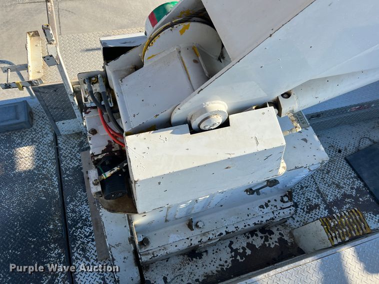 image for item MR9977 2003 Freightliner Business Class M2  bucket truck