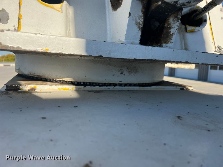 image for item MR9977 2003 Freightliner Business Class M2  bucket truck