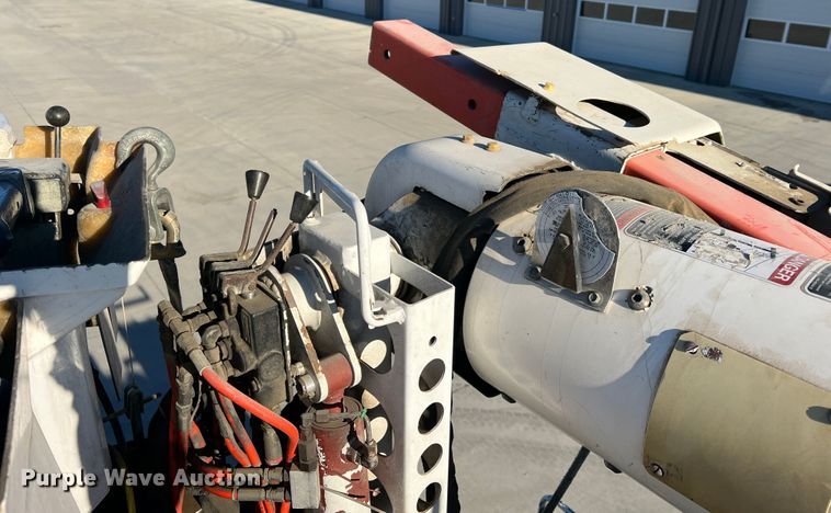 image for item MR9977 2003 Freightliner Business Class M2  bucket truck