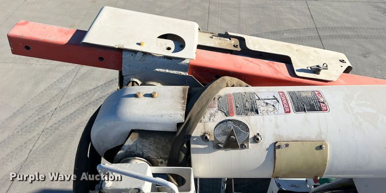 image for item MR9977 2003 Freightliner Business Class M2  bucket truck