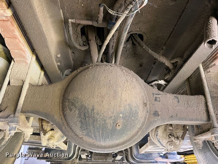 image for item MR9977 2003 Freightliner Business Class M2  bucket truck