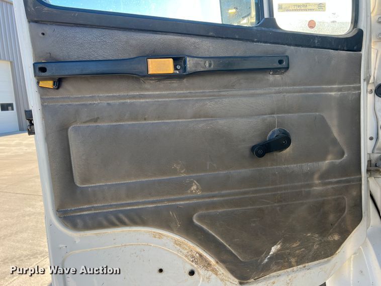 image for item MR9977 2003 Freightliner Business Class M2  bucket truck