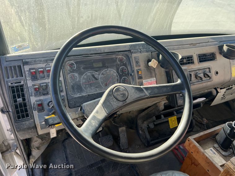 image for item MR9977 2003 Freightliner Business Class M2  bucket truck