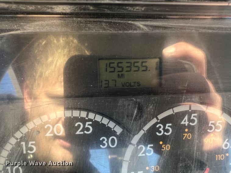 image for item MR9977 2003 Freightliner Business Class M2  bucket truck