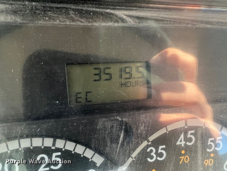 image for item MR9977 2003 Freightliner Business Class M2  bucket truck