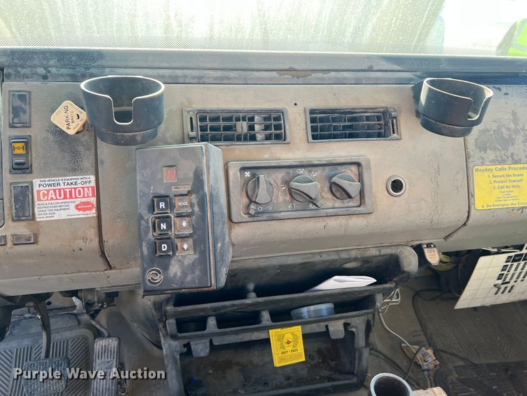 image for item MR9977 2003 Freightliner Business Class M2  bucket truck