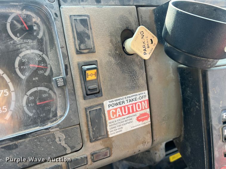 image for item MR9977 2003 Freightliner Business Class M2  bucket truck