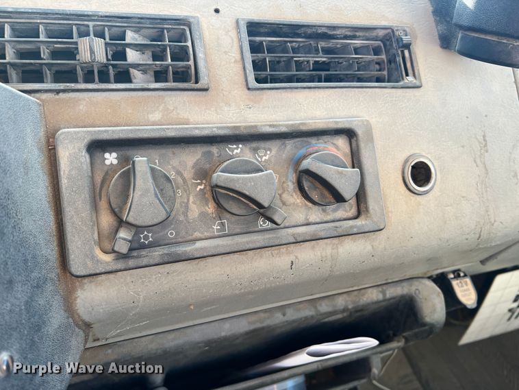 image for item MR9977 2003 Freightliner Business Class M2  bucket truck