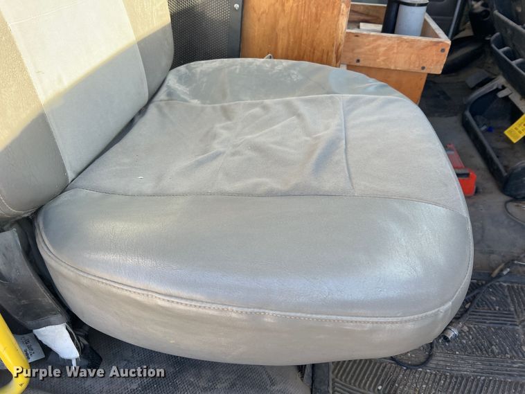 image for item MR9977 2003 Freightliner Business Class M2  bucket truck