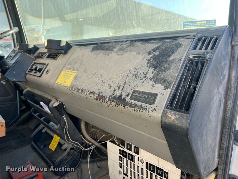 image for item MR9977 2003 Freightliner Business Class M2  bucket truck