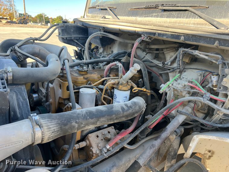 image for item MR9977 2003 Freightliner Business Class M2  bucket truck