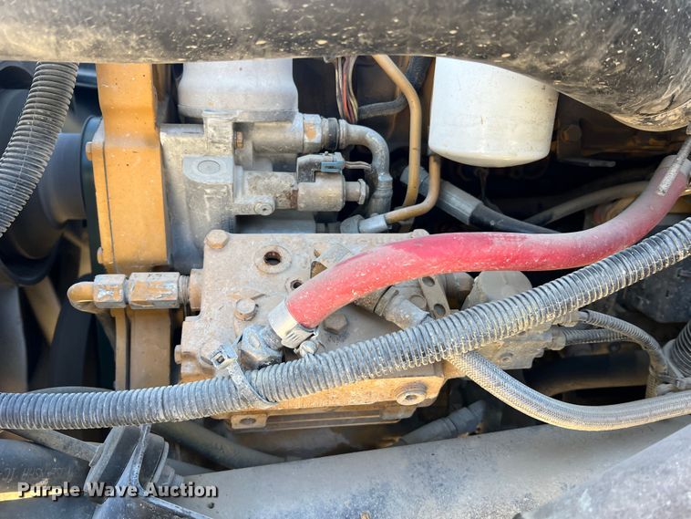 image for item MR9977 2003 Freightliner Business Class M2  bucket truck