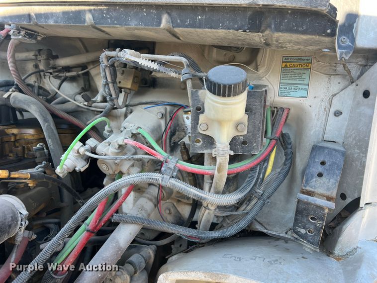 image for item MR9977 2003 Freightliner Business Class M2  bucket truck