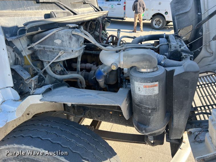 image for item MR9977 2003 Freightliner Business Class M2  bucket truck