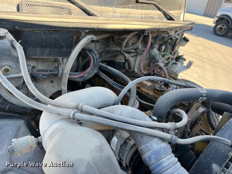 image for item MR9977 2003 Freightliner Business Class M2  bucket truck