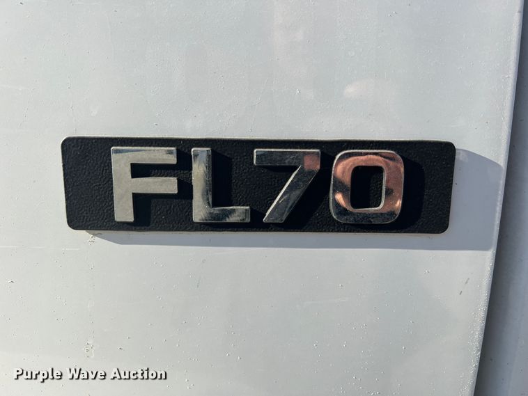 image for item MR9977 2003 Freightliner Business Class M2  bucket truck