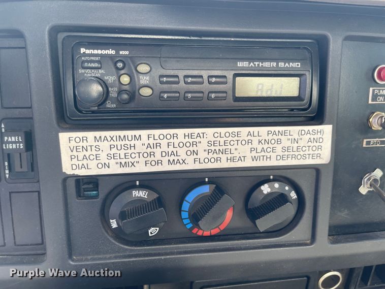 image for item MU9117 2001 International 4700  sewer jetter truck