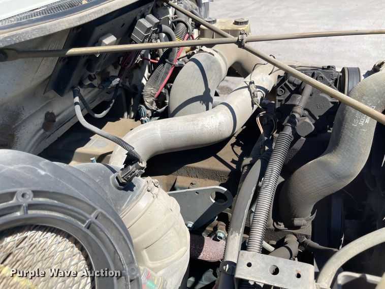 image for item MU9117 2001 International 4700  sewer jetter truck