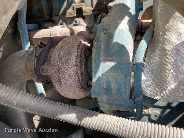 image for item MU9117 2001 International 4700  sewer jetter truck