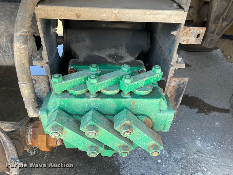 image for item MU9117 2001 International 4700  sewer jetter truck