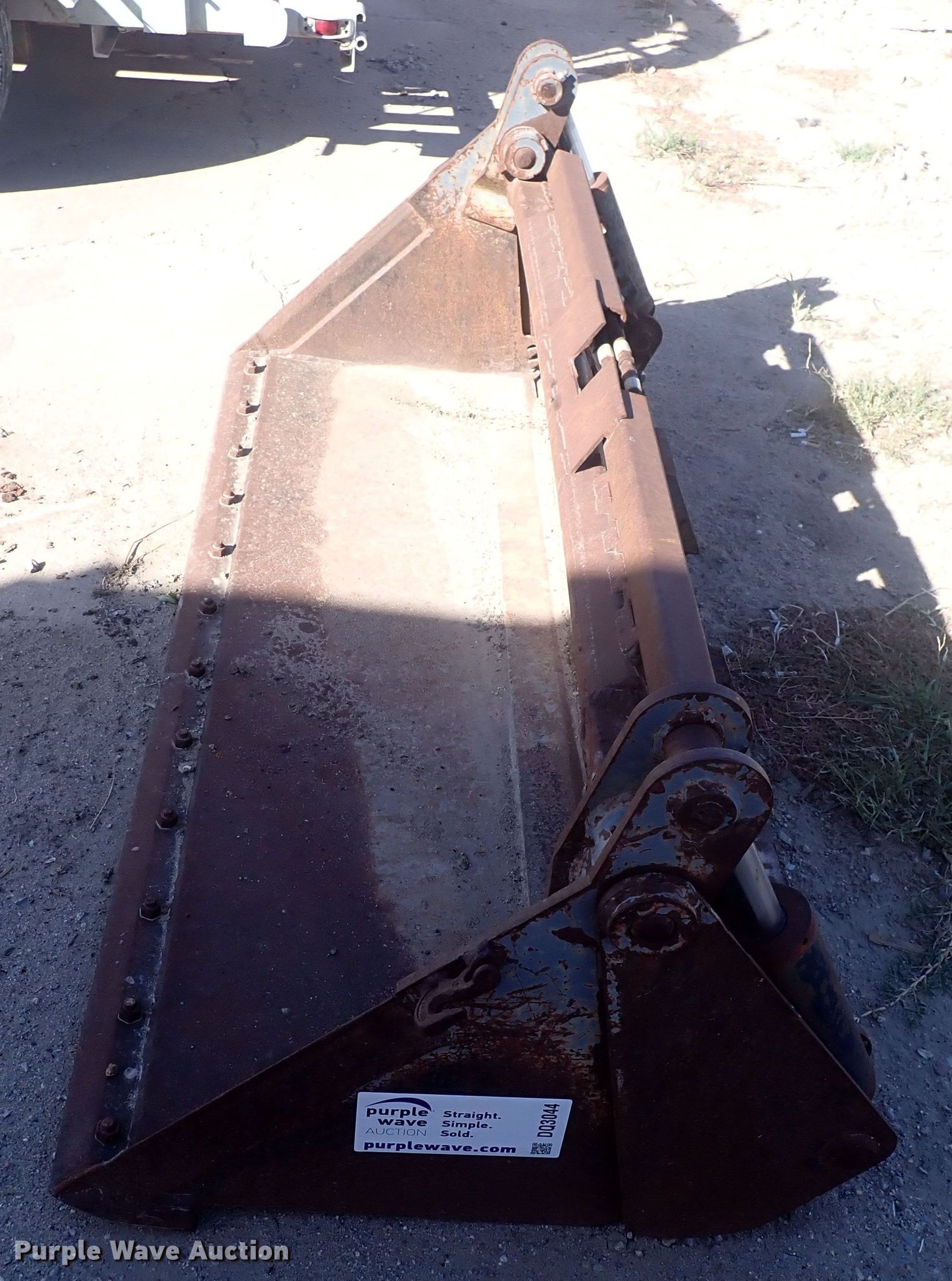 72" W skid steer fourinone bucket in Wichita, KS Item DQ3044 sold