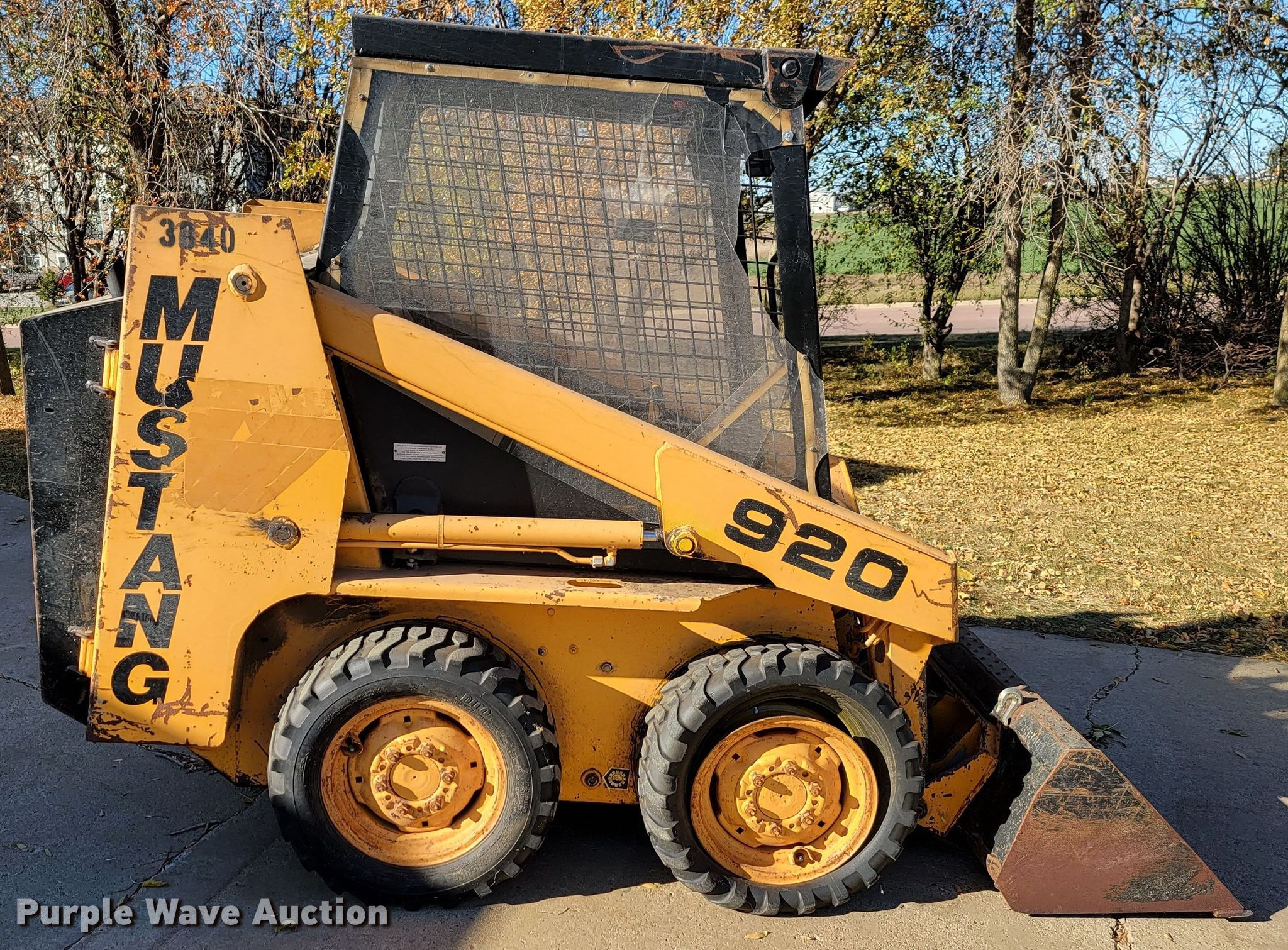 Mustang 920 skid steer loader in Sioux Falls, SD Item LL9621 sold