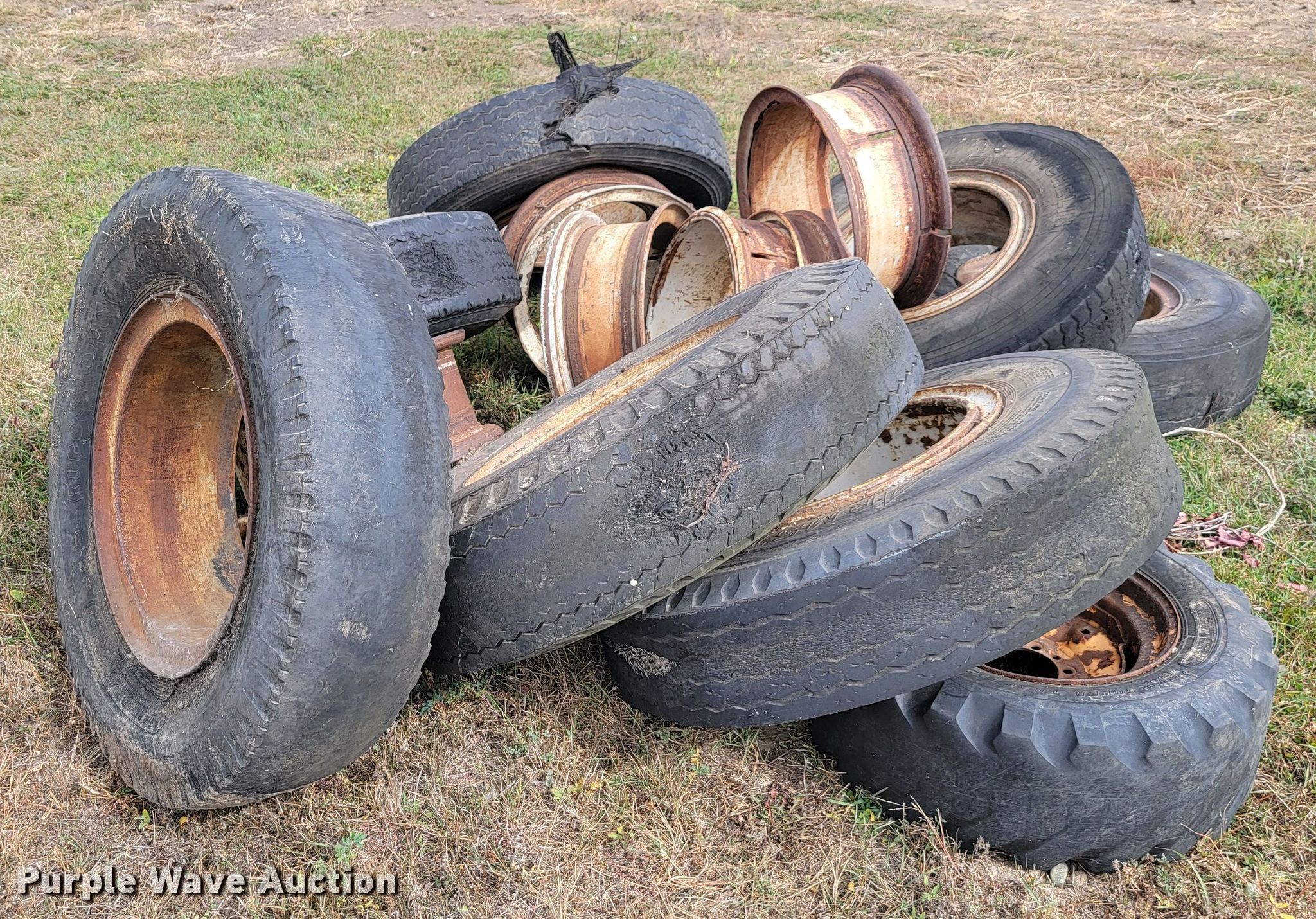 (13) Tires and wheels in ster, SD Item LO9250 sold Purple Wave