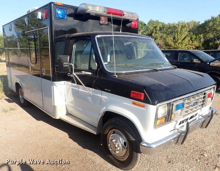 image for item DG2740 1990 Ford Econoline 350  ambulance