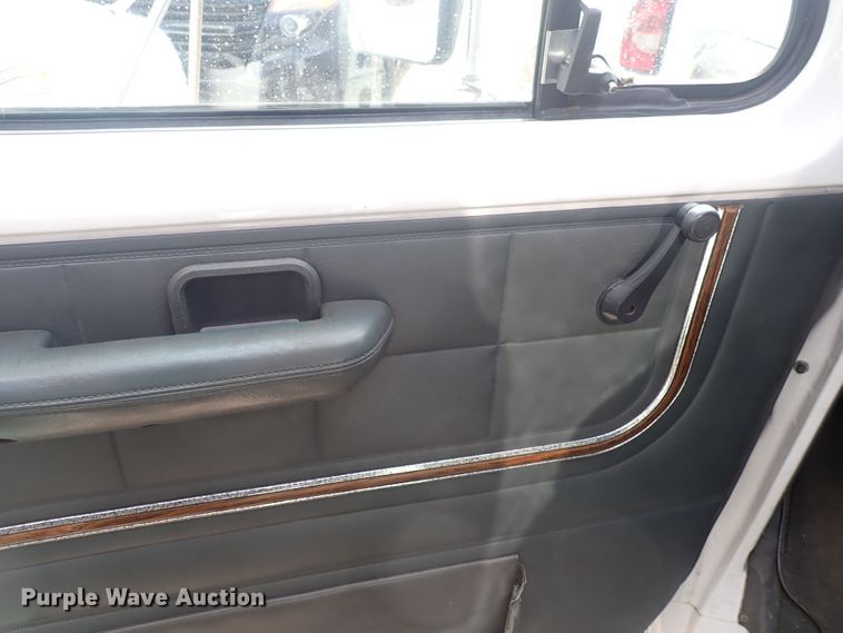 image for item DG2740 1990 Ford Econoline 350  ambulance