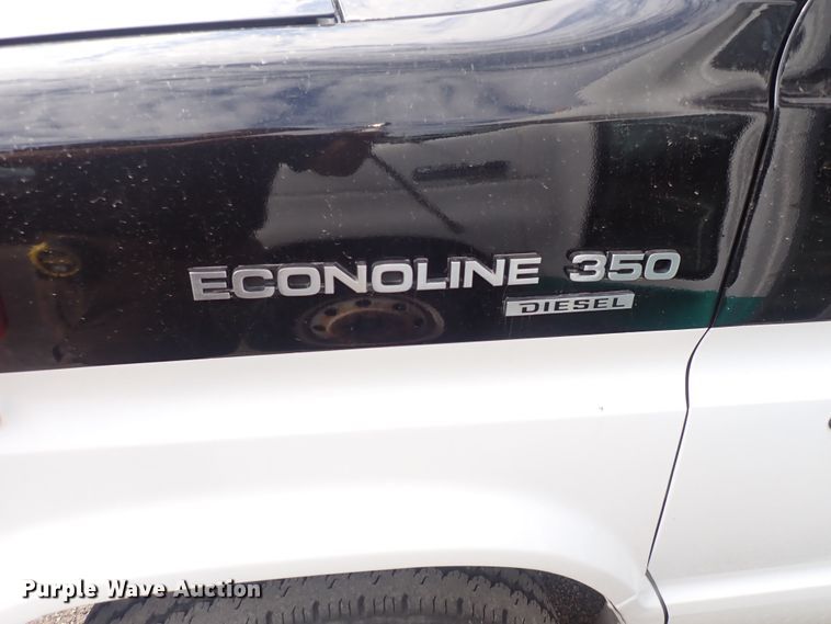 image for item DG2740 1990 Ford Econoline 350  ambulance