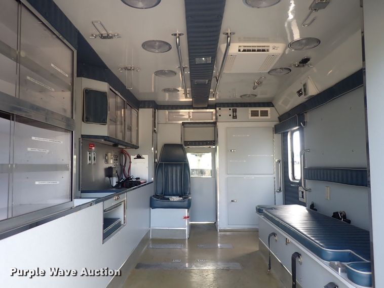 image for item DG2740 1990 Ford Econoline 350  ambulance