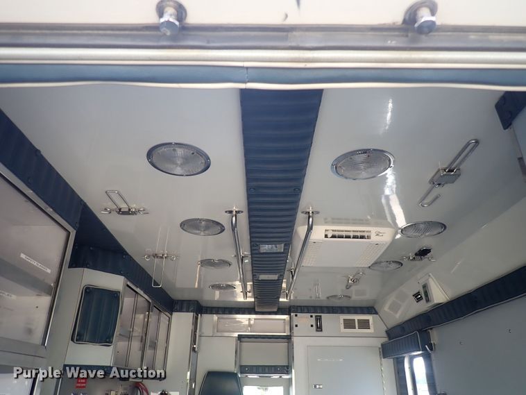image for item DG2740 1990 Ford Econoline 350  ambulance