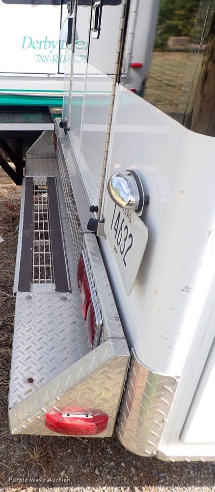 image for item DG2740 1990 Ford Econoline 350  ambulance