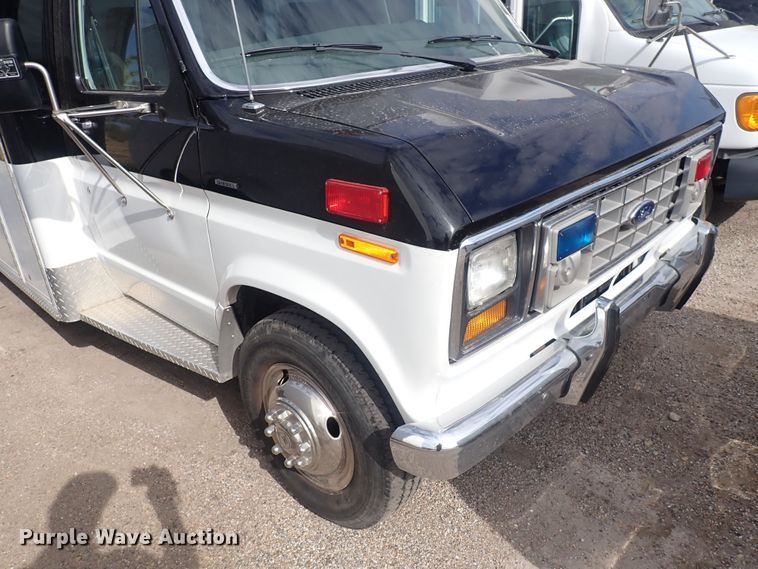 image for item DG2740 1990 Ford Econoline 350  ambulance