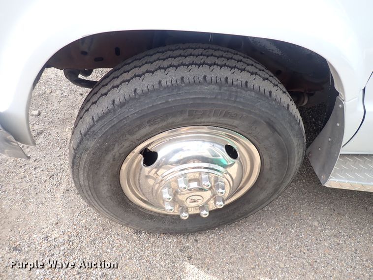 image for item DG2740 1990 Ford Econoline 350  ambulance