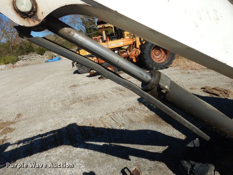 image for item DI6792 2011 Bobcat E32  mini excavator