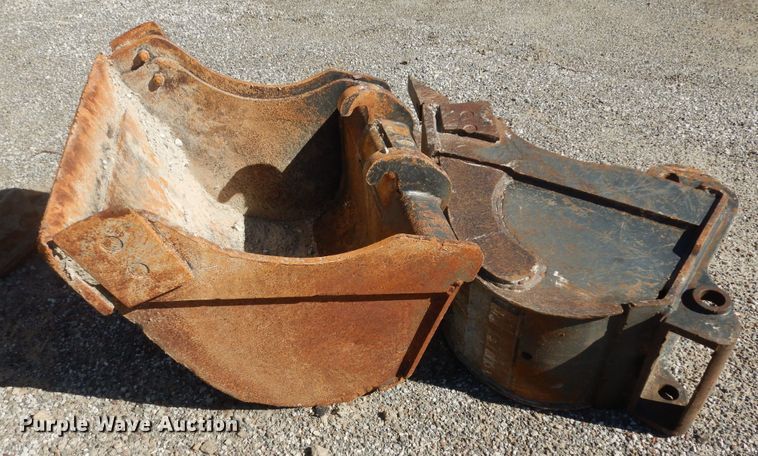 image for item DI6792 2011 Bobcat E32  mini excavator