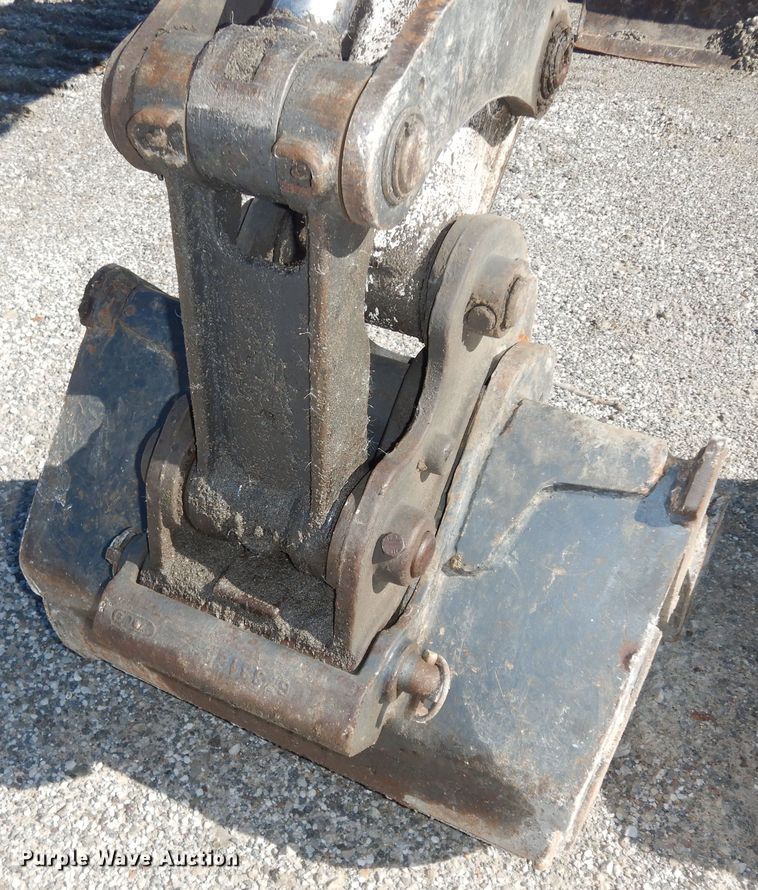 image for item DI6792 2011 Bobcat E32  mini excavator