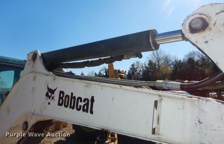 image for item DI6792 2011 Bobcat E32  mini excavator